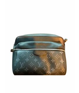 LOUIS VUITTON Сумка на плечо