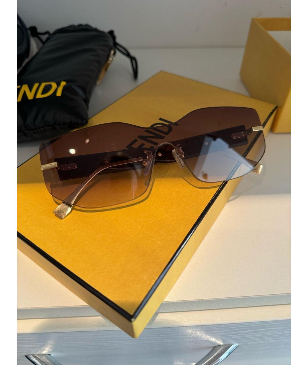 FENDI Коричневые пластиковые солнцезащитные очки, фото 9
