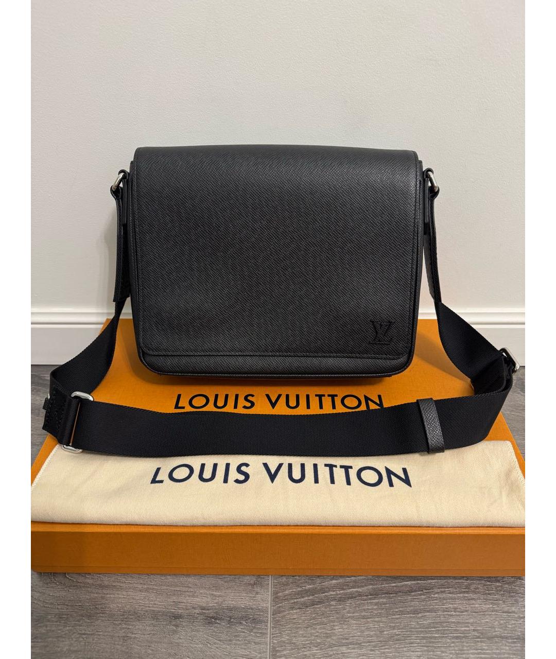LOUIS VUITTON Черная кожаная сумка на плечо, фото 9