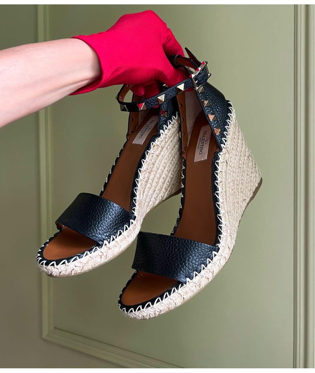 VALENTINO Черные кожаные босоножки, фото 2