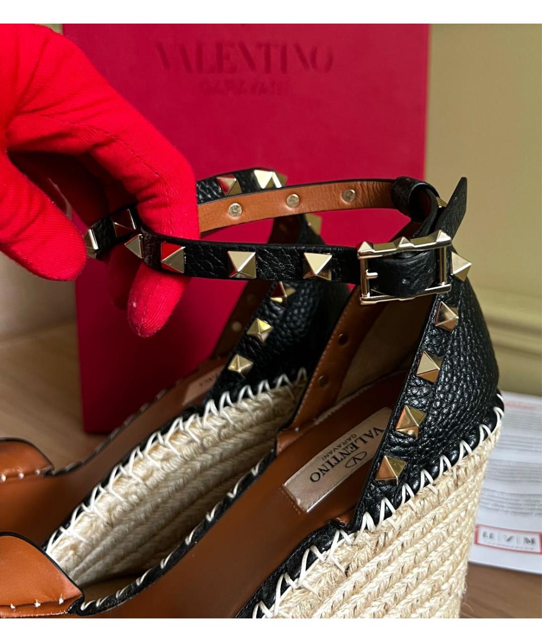 VALENTINO Черные кожаные босоножки, фото 6