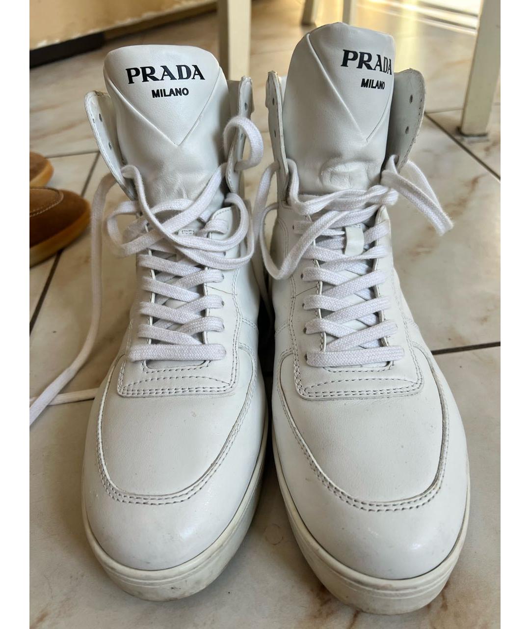 PRADA Белые кожаные кроссовки, фото 2
