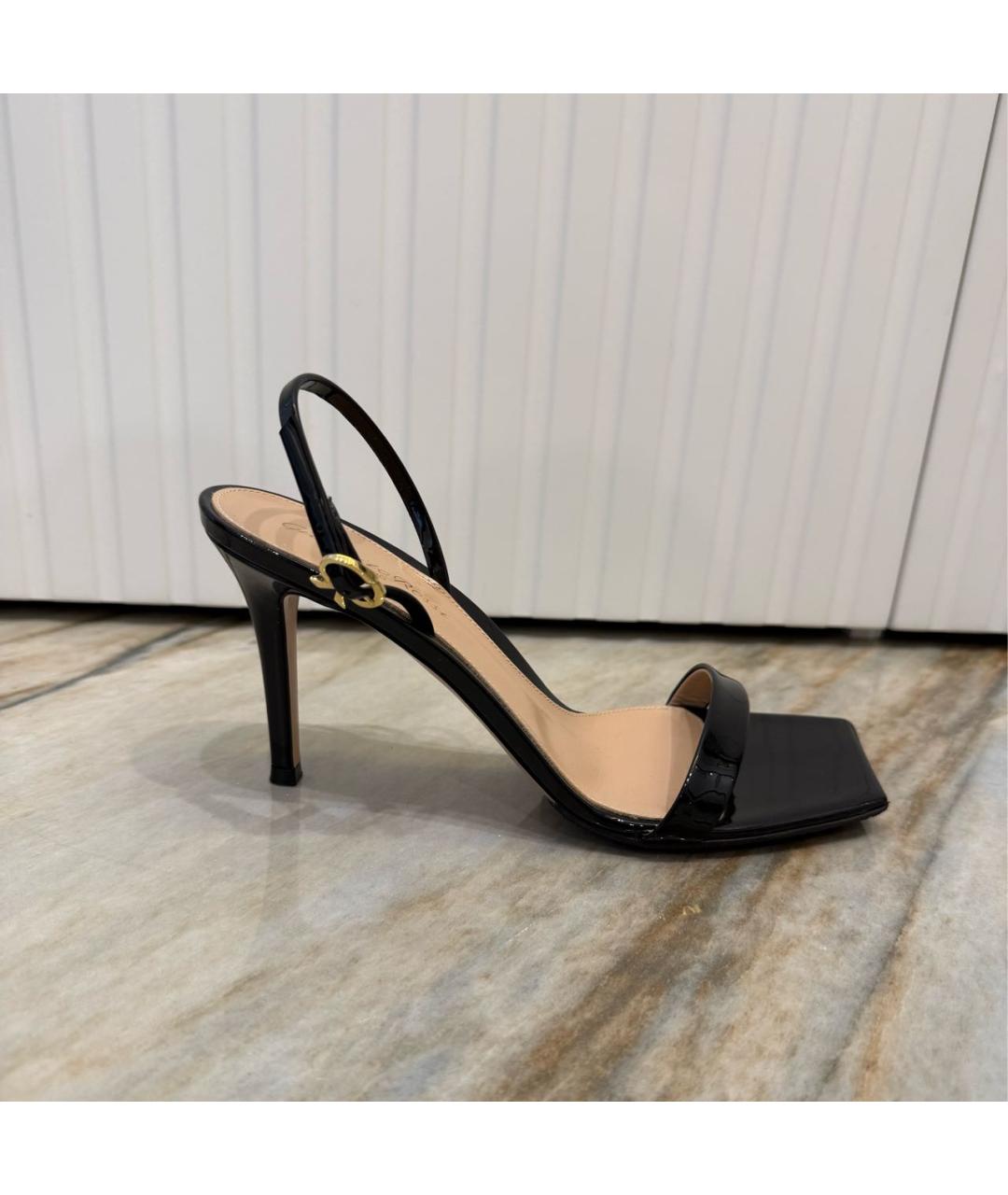 GIANVITO ROSSI Черные босоножки из лакированной кожи, фото 9