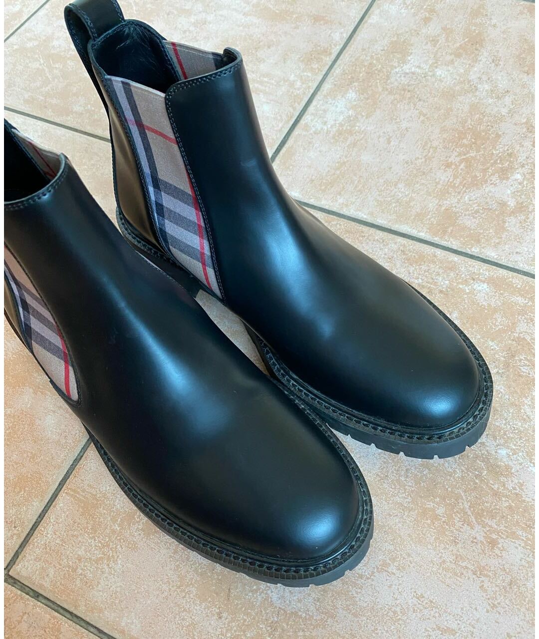 BURBERRY Черные кожаные ботинки, фото 6