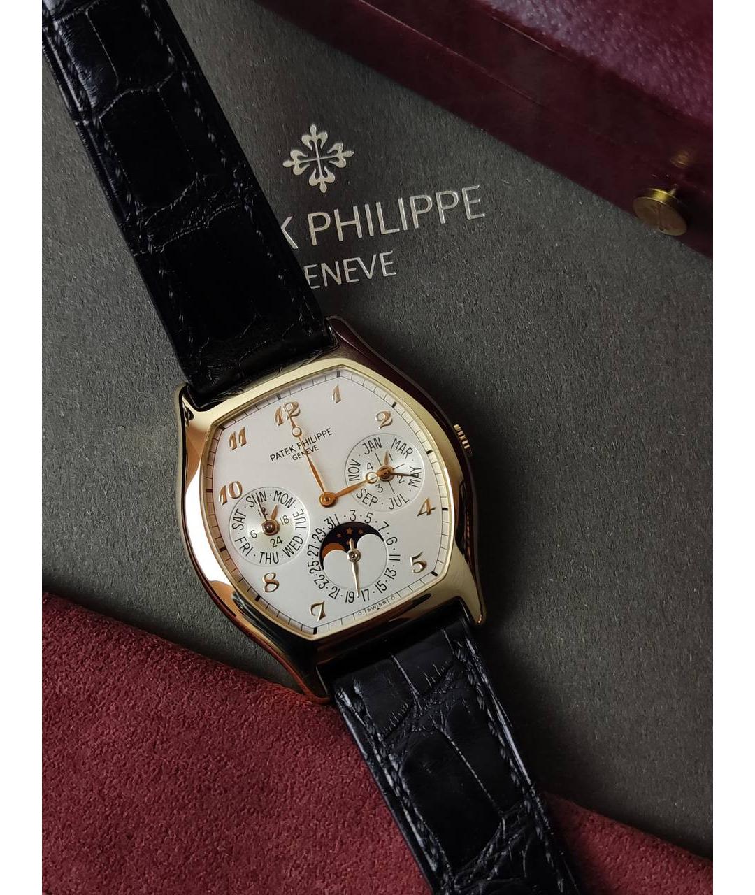 PATEK PHILIPPE Часы из желтого золота, фото 3