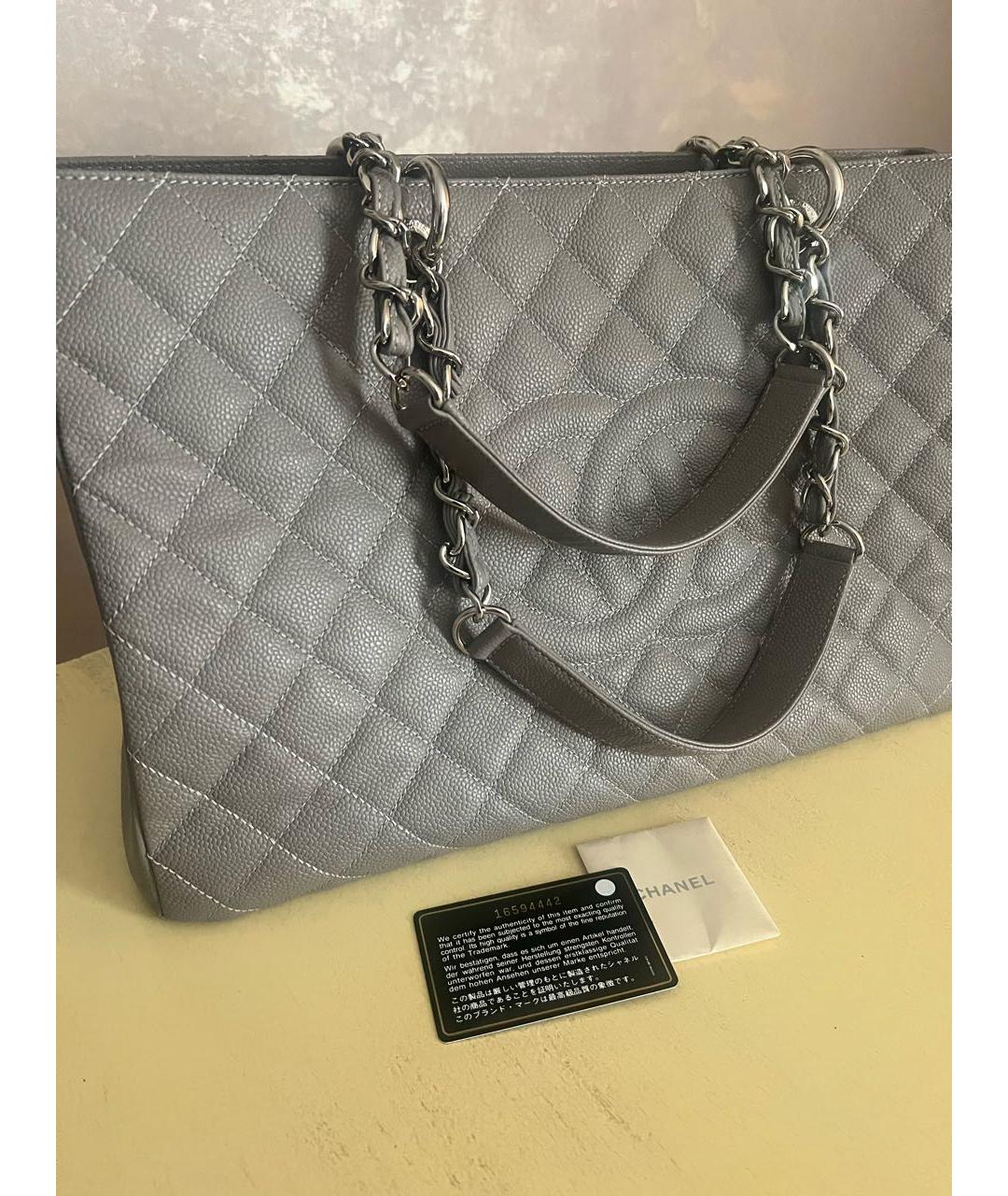 CHANEL Серая кожаная сумка тоут, фото 2
