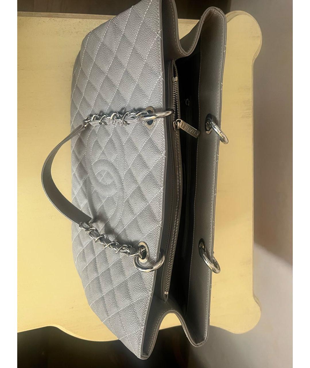 CHANEL Серая кожаная сумка тоут, фото 4