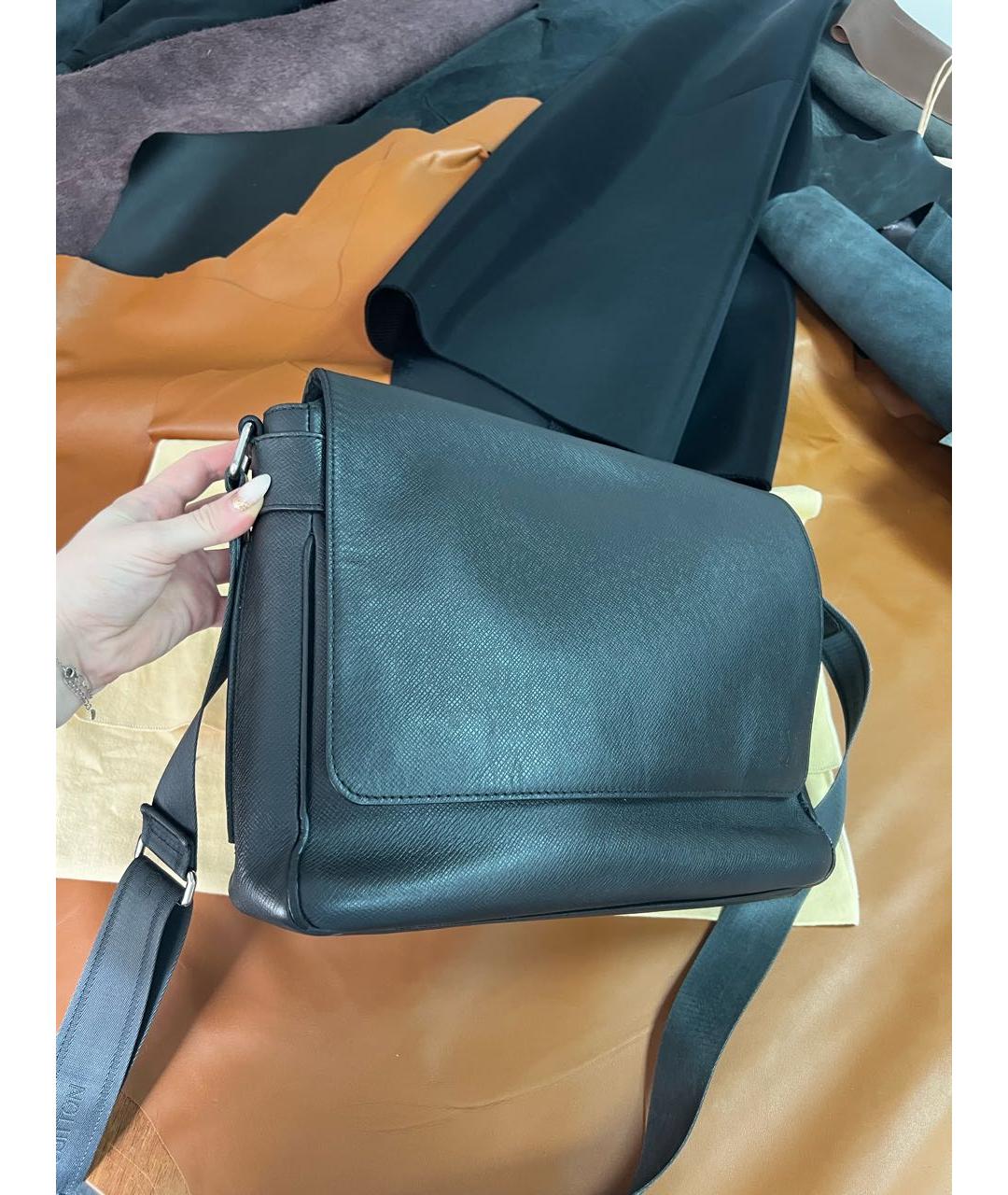 LOUIS VUITTON Черная кожаная сумка на плечо, фото 2