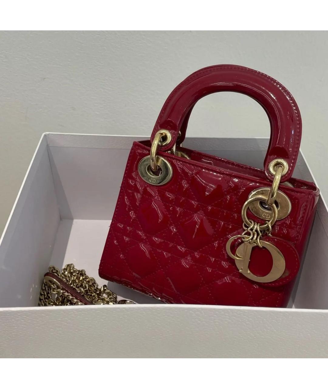 CHRISTIAN DIOR Красная сумка с короткими ручками из лакированной кожи, фото 2
