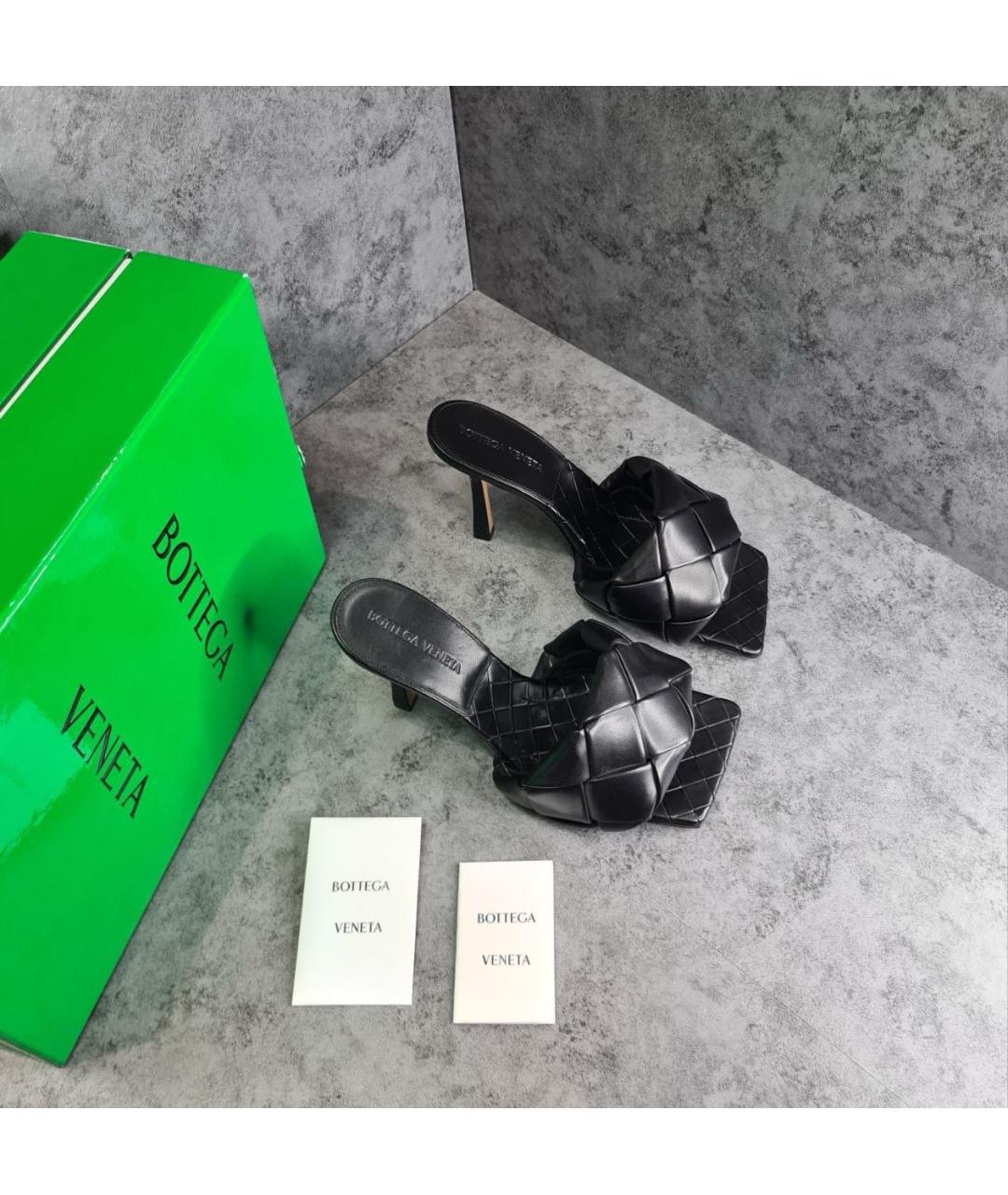BOTTEGA VENETA Черные кожаные мюли, фото 2