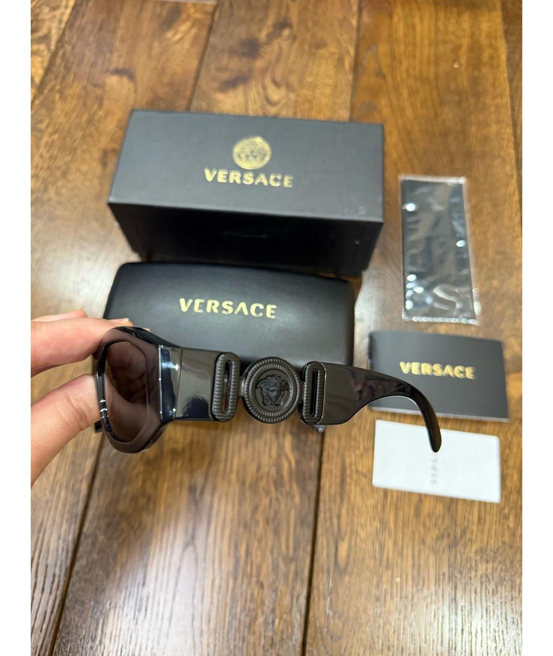 VERSACE Черные пластиковые солнцезащитные очки, фото 2