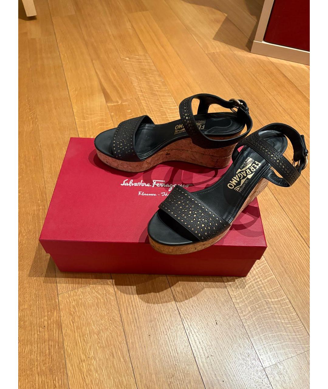 FERRAGAMO Черные кожаные босоножки, фото 7