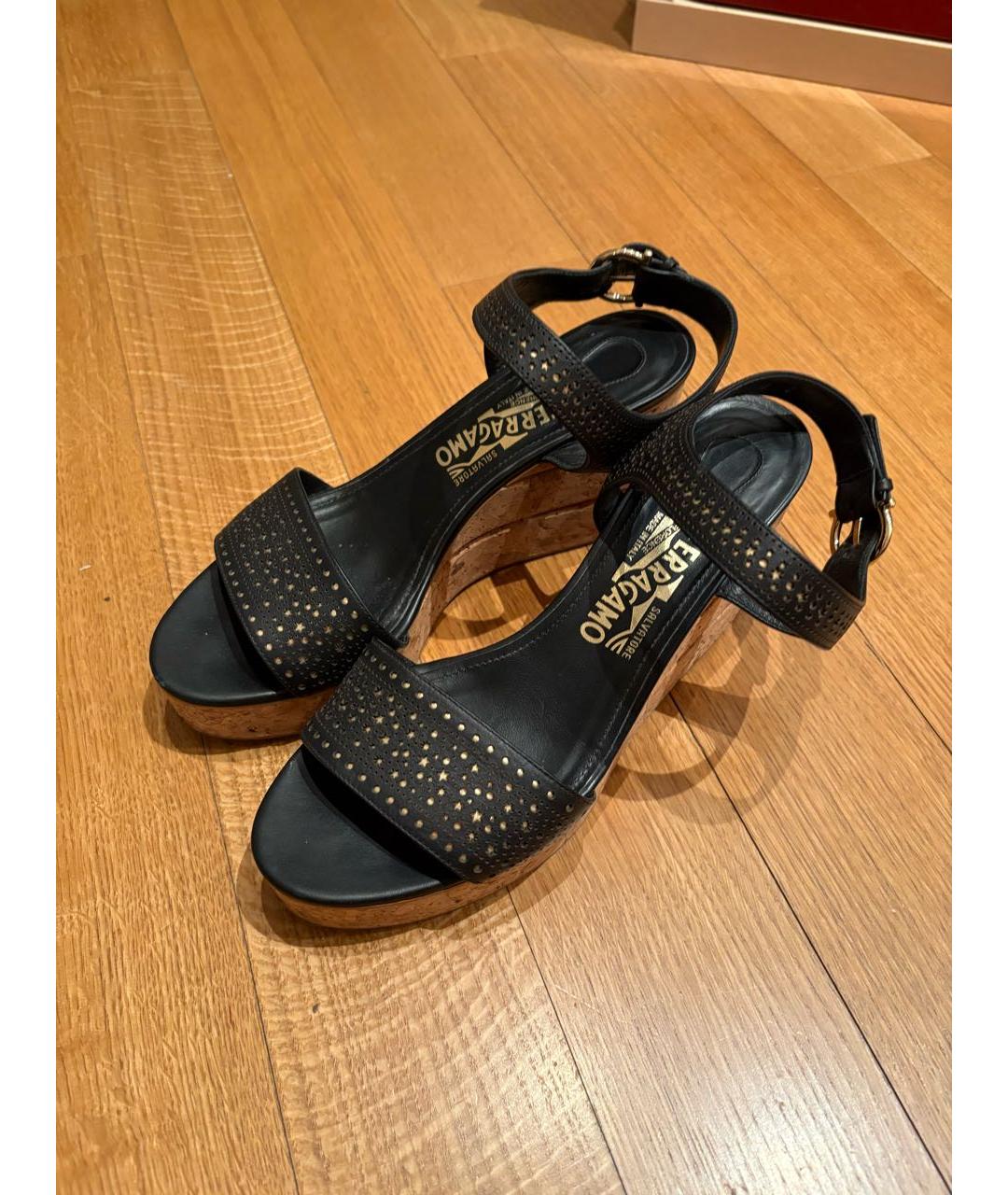 FERRAGAMO Черные кожаные босоножки, фото 4