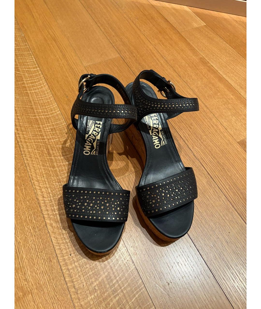 FERRAGAMO Черные кожаные босоножки, фото 2