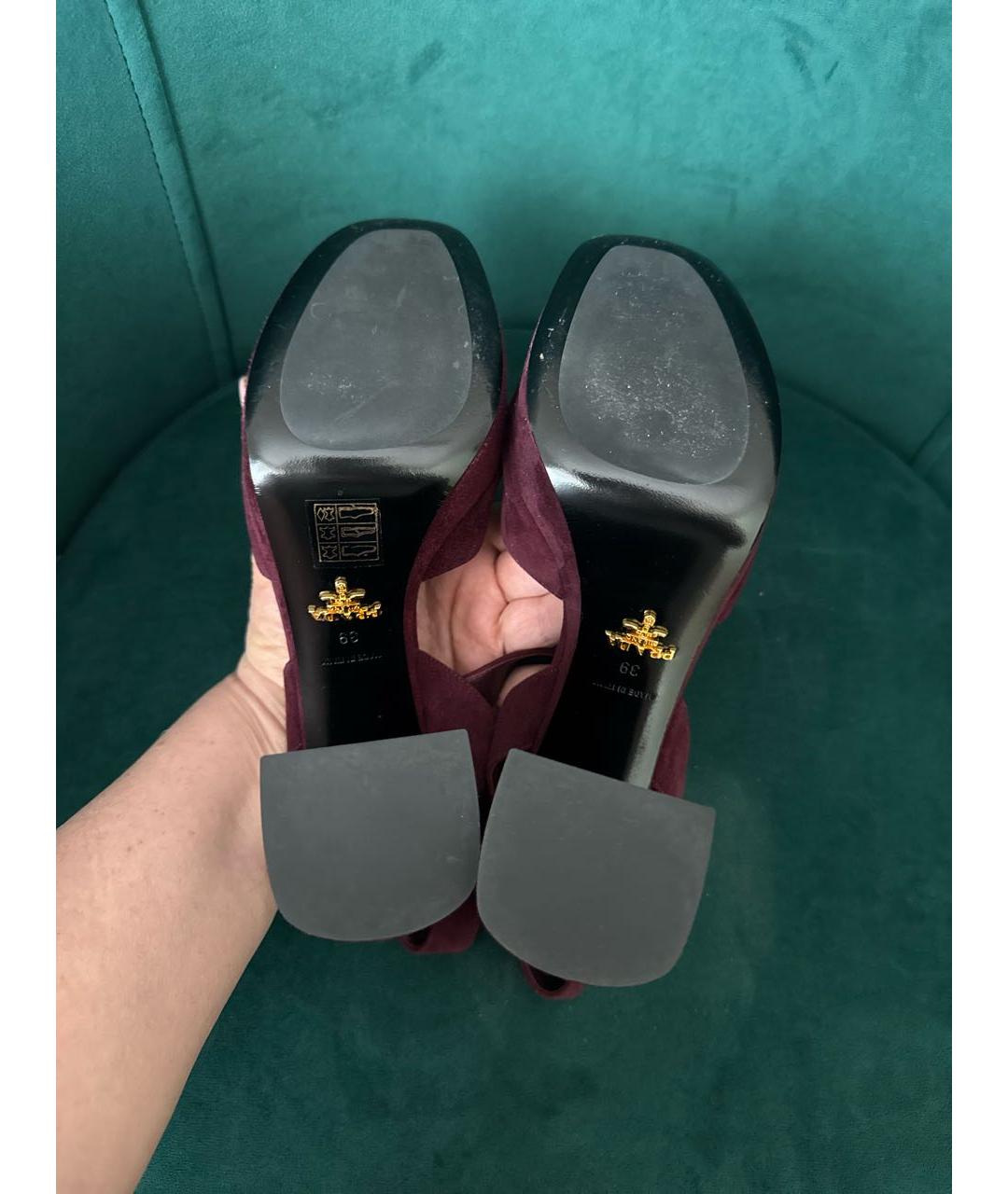 PRADA Бордовые замшевые босоножки, фото 5