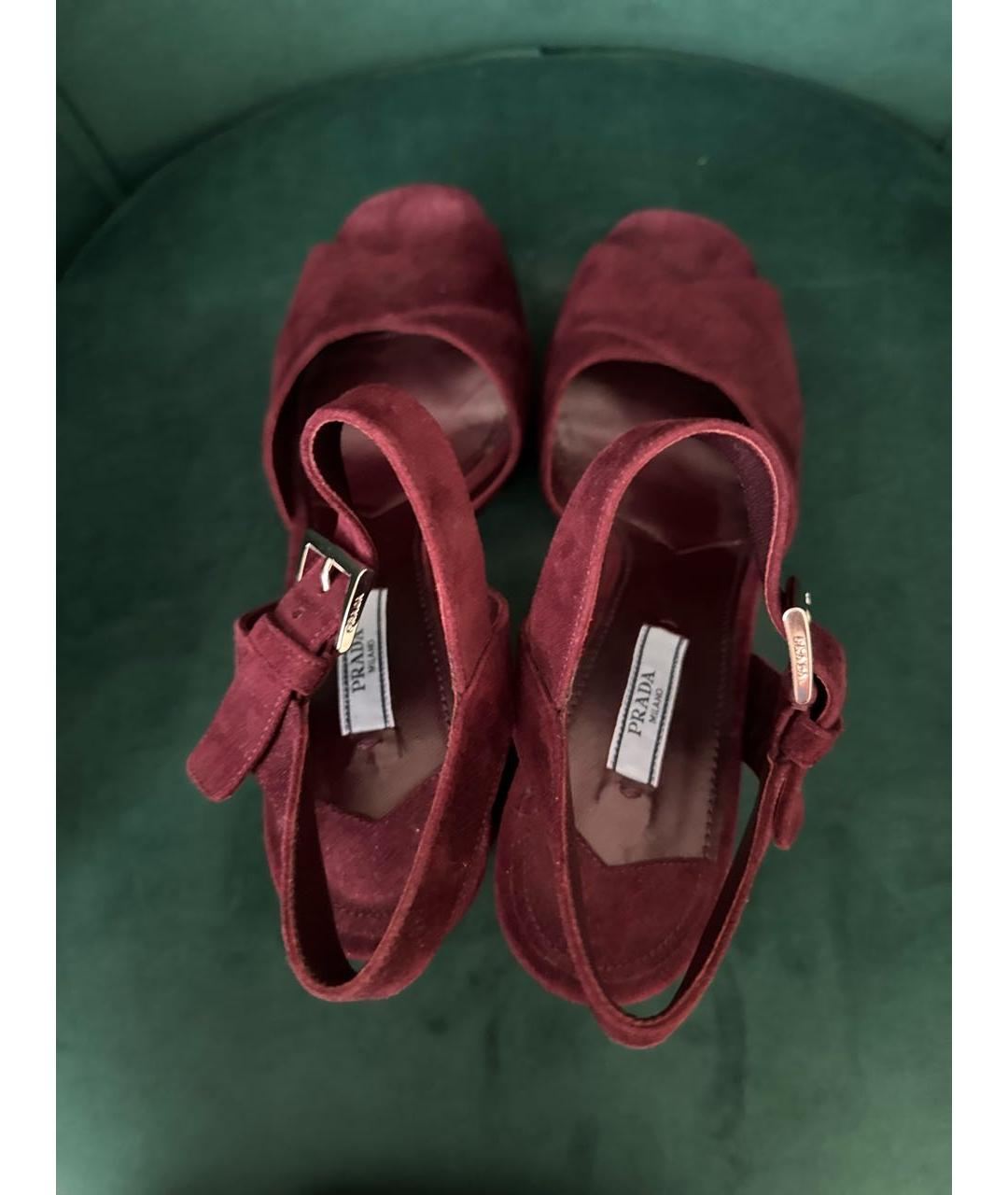 PRADA Бордовые замшевые босоножки, фото 3