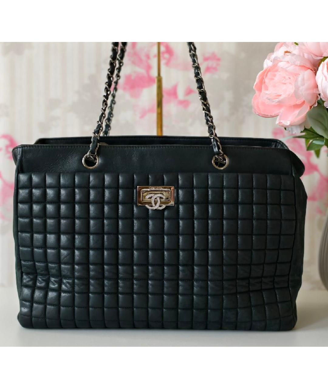 CHANEL Черная кожаная сумка с короткими ручками, фото 9