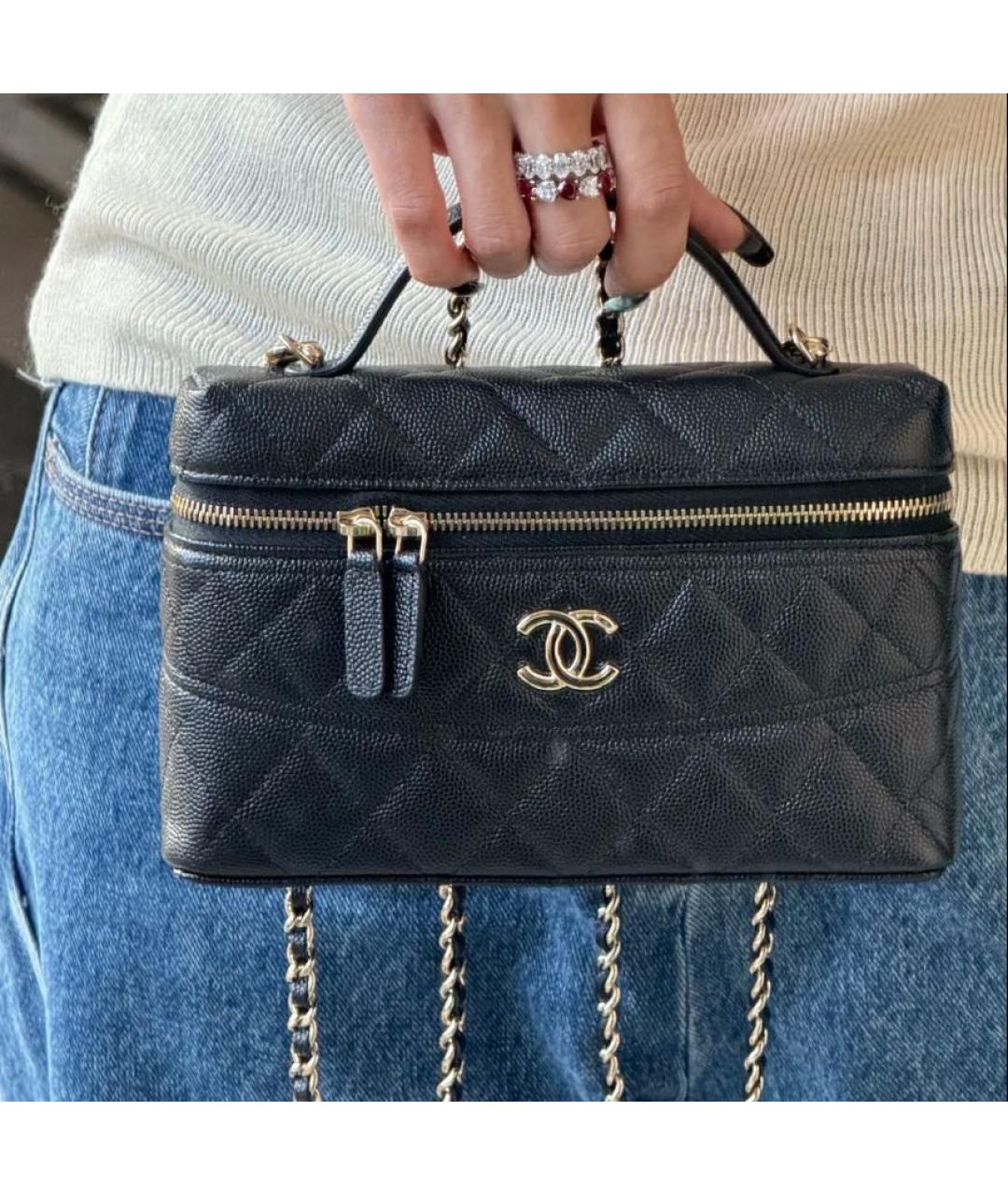 CHANEL Темно-синяя кожаная сумка с короткими ручками, фото 5