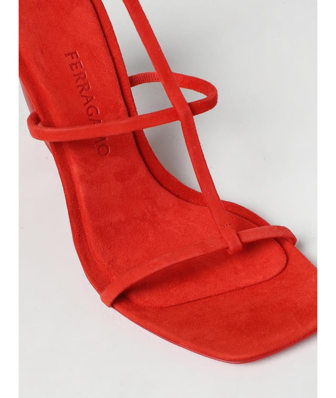 FERRAGAMO Красные замшевые босоножки, фото 4