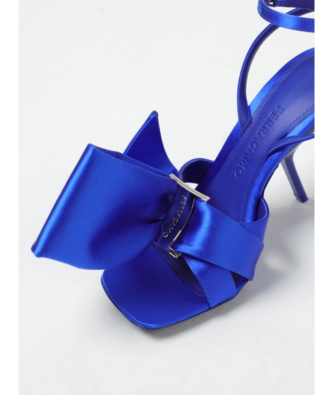 FERRAGAMO Синие текстильные босоножки, фото 4