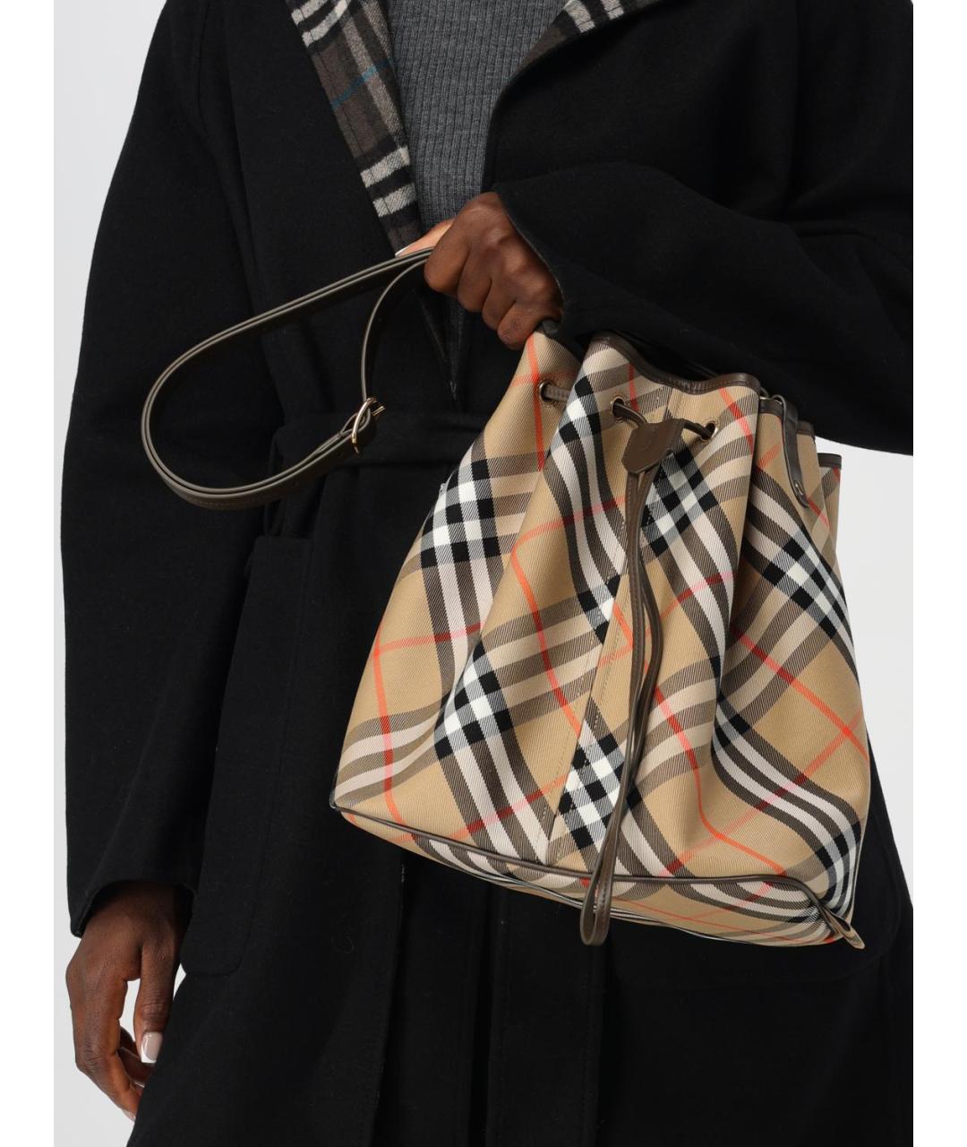 BURBERRY Бежевая тканевая сумка тоут, фото 2