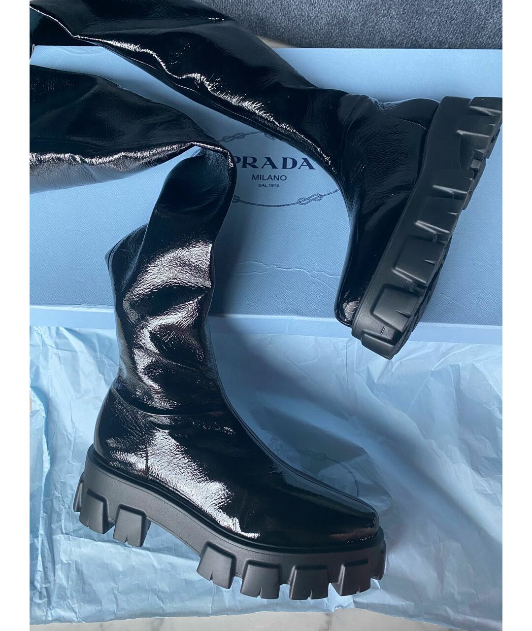 PRADA Черные ботфорты из лакированной кожи, фото 4