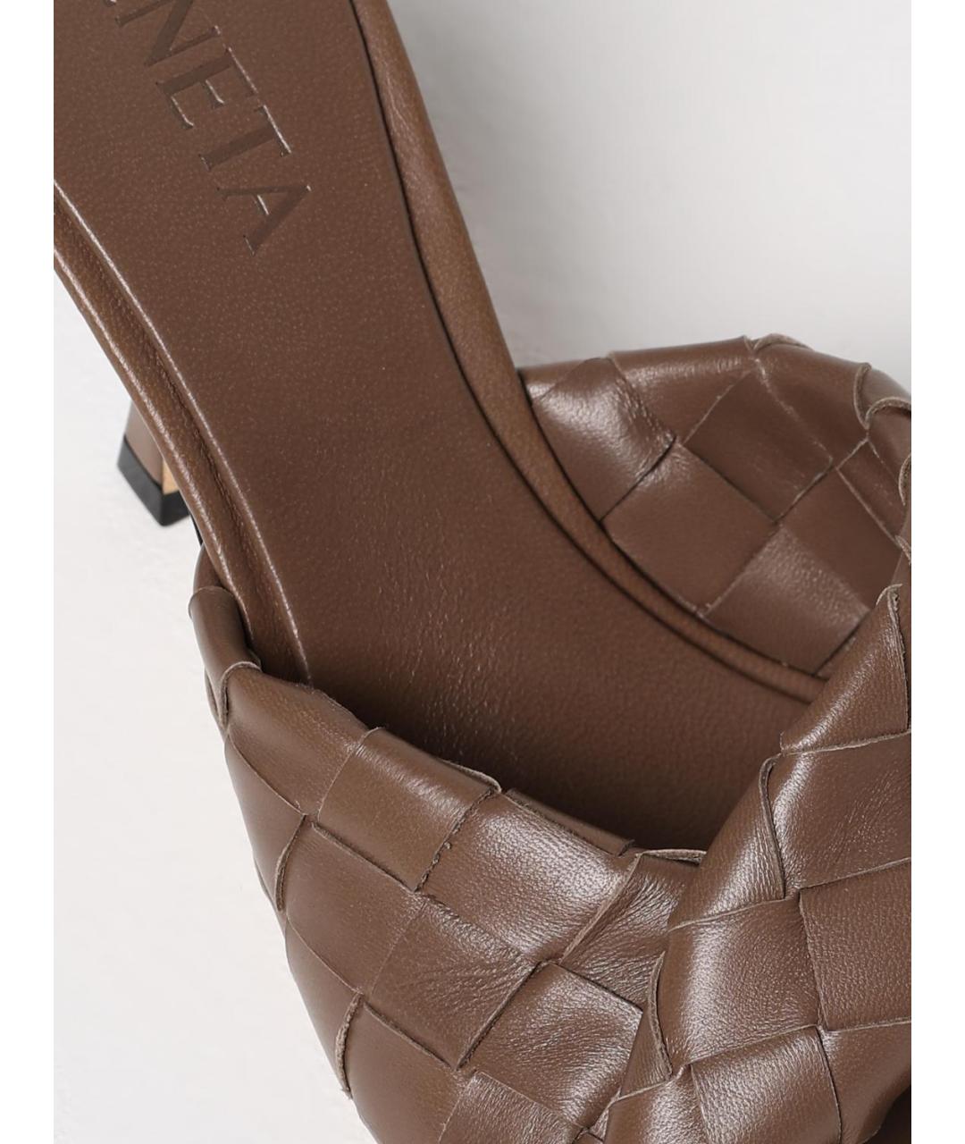 BOTTEGA VENETA Коричневые босоножки, фото 4