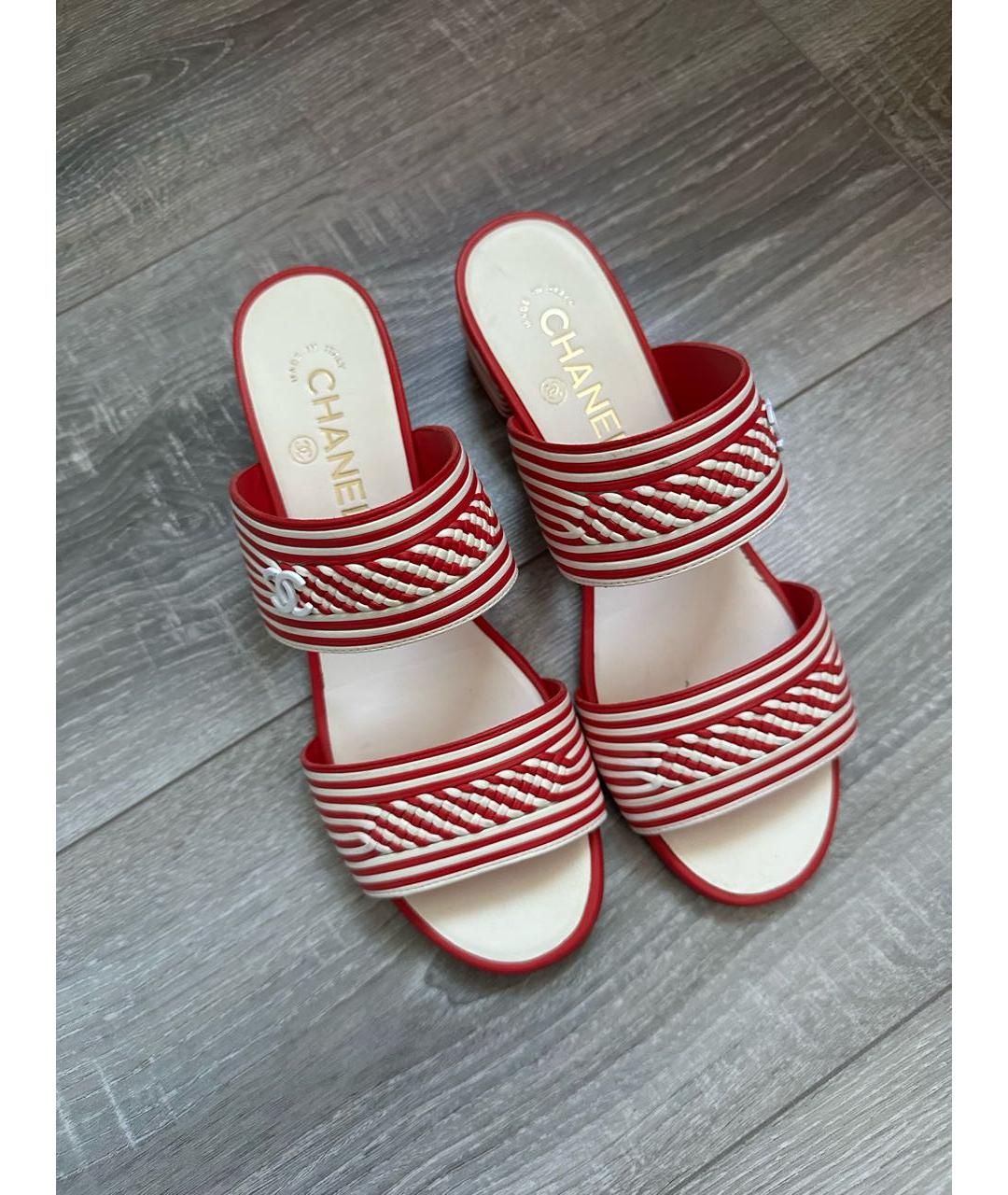 CHANEL Красные кожаные босоножки, фото 2