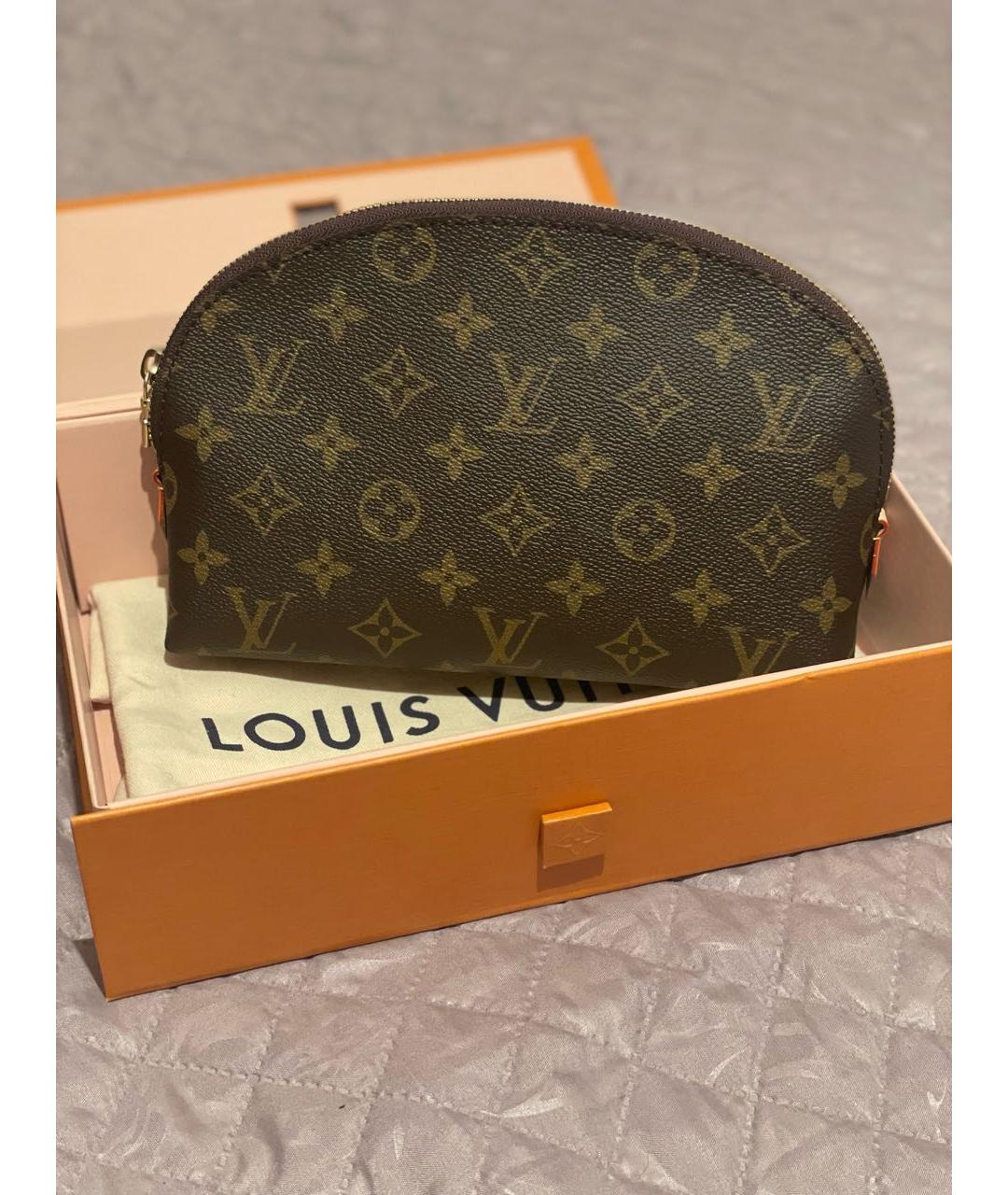 LOUIS VUITTON Коричневая кожаная косметичка, фото 5