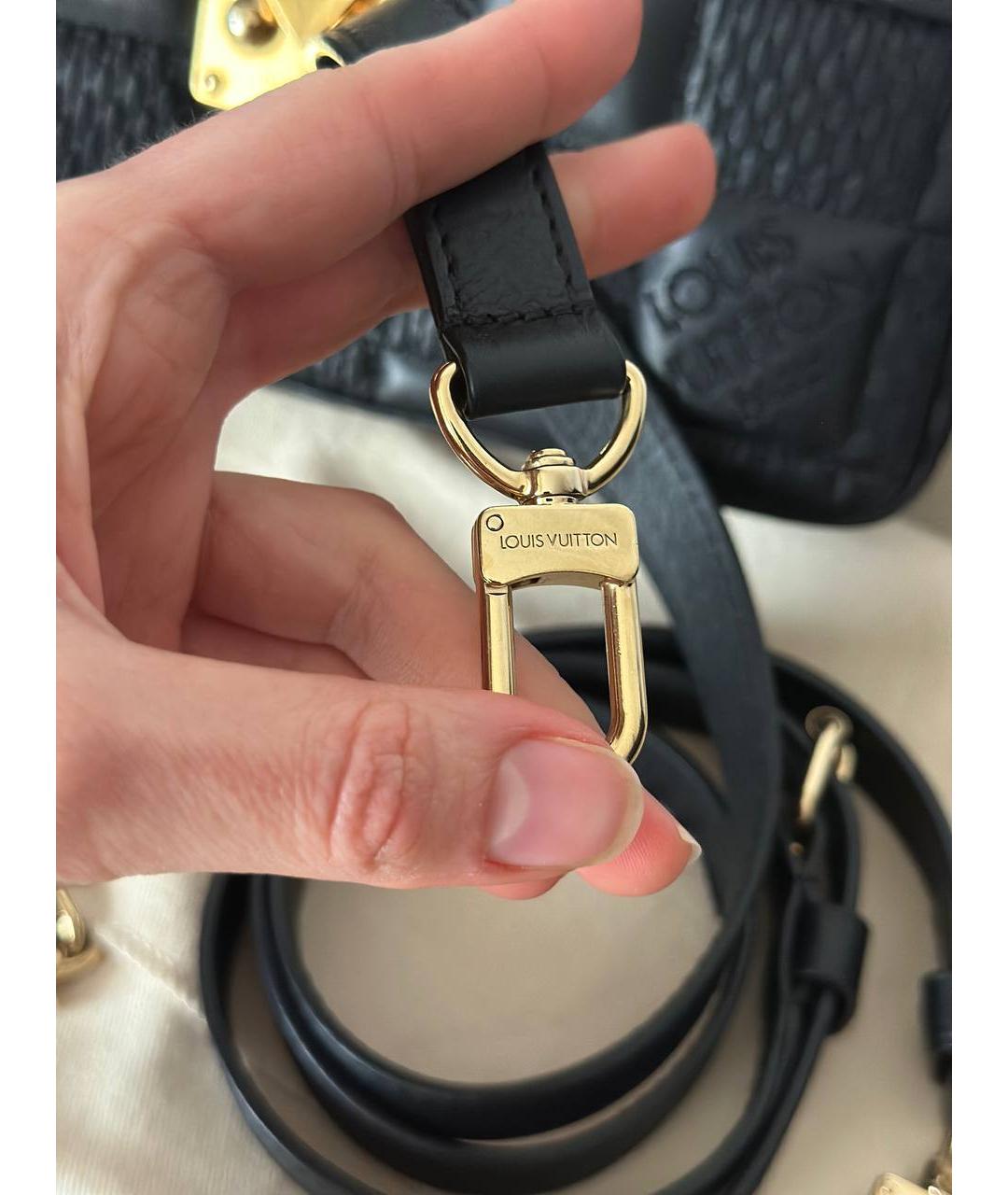 LOUIS VUITTON Черная кожаная сумка через плечо, фото 4