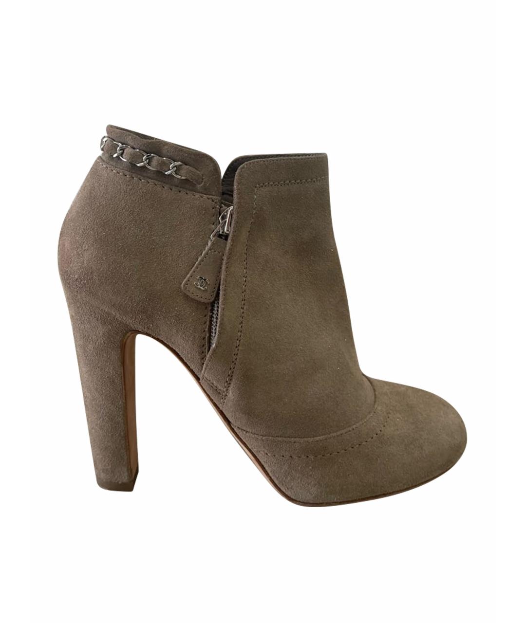 CHANEL Бежевые замшевые ботильоны, фото 1