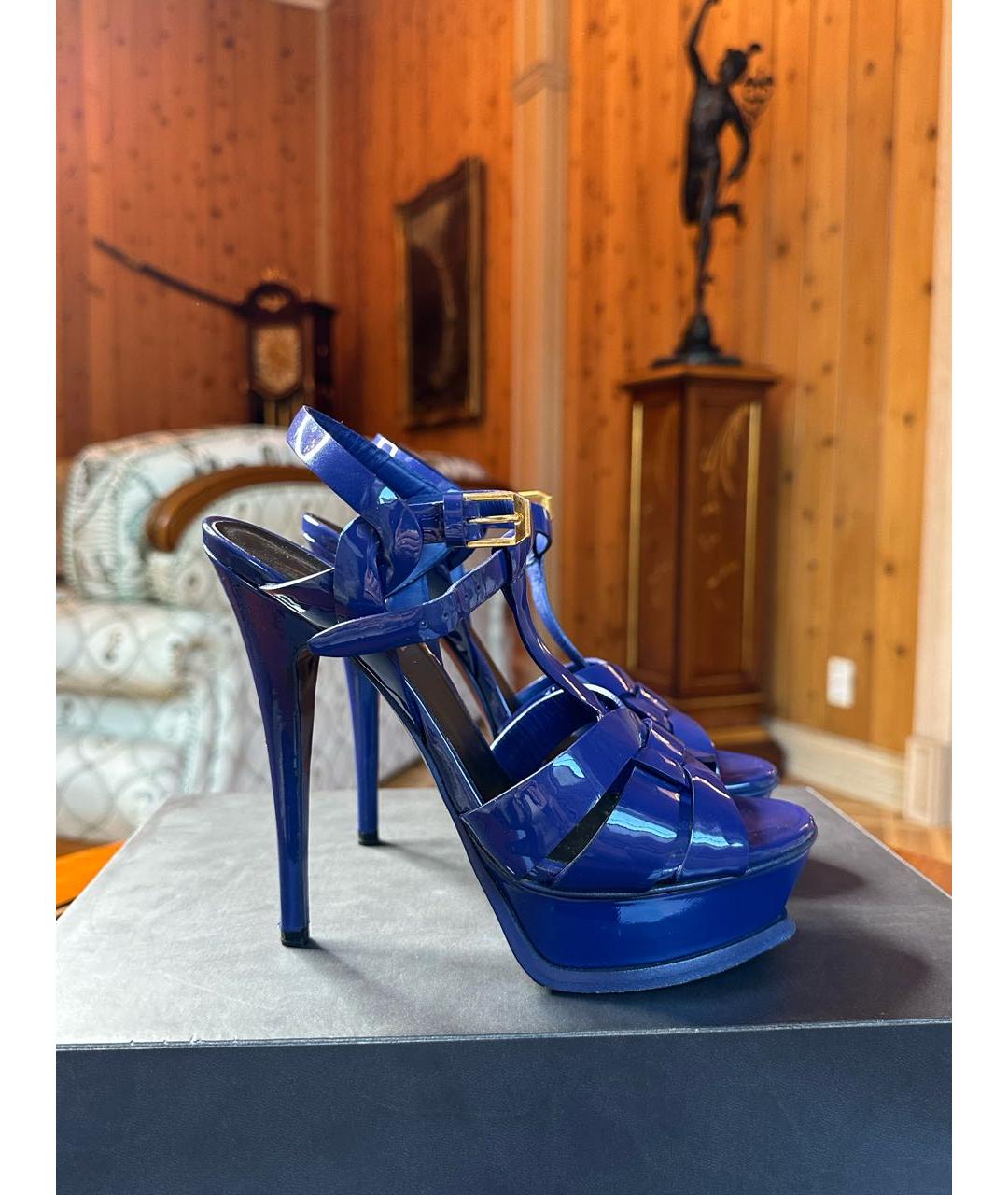 SAINT LAURENT Синие босоножки из лакированной кожи, фото 8