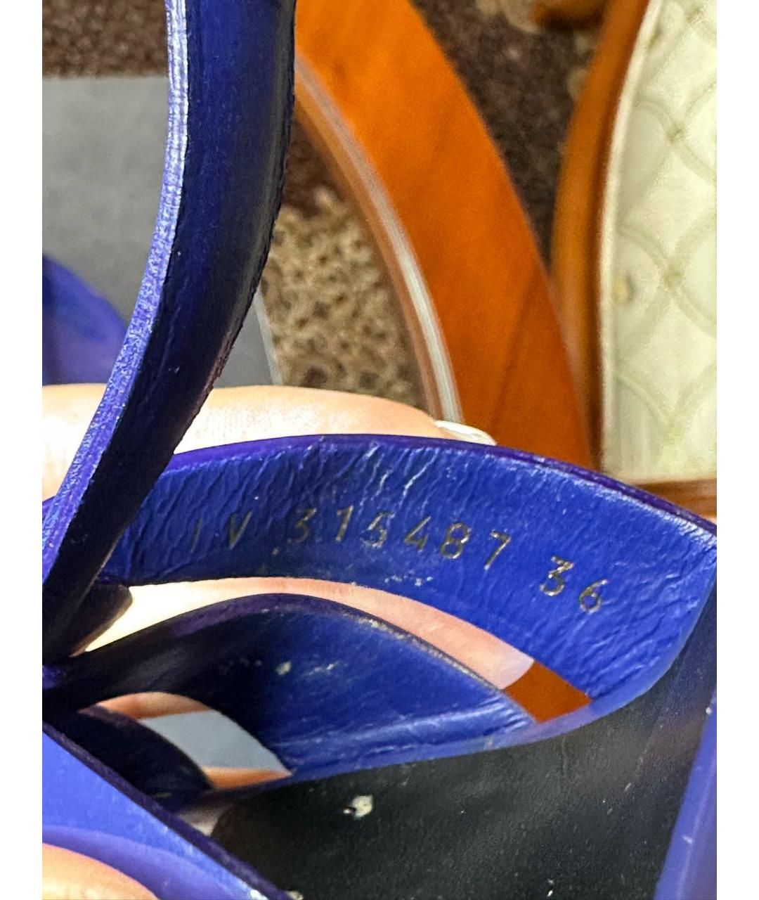 SAINT LAURENT Синие босоножки из лакированной кожи, фото 7