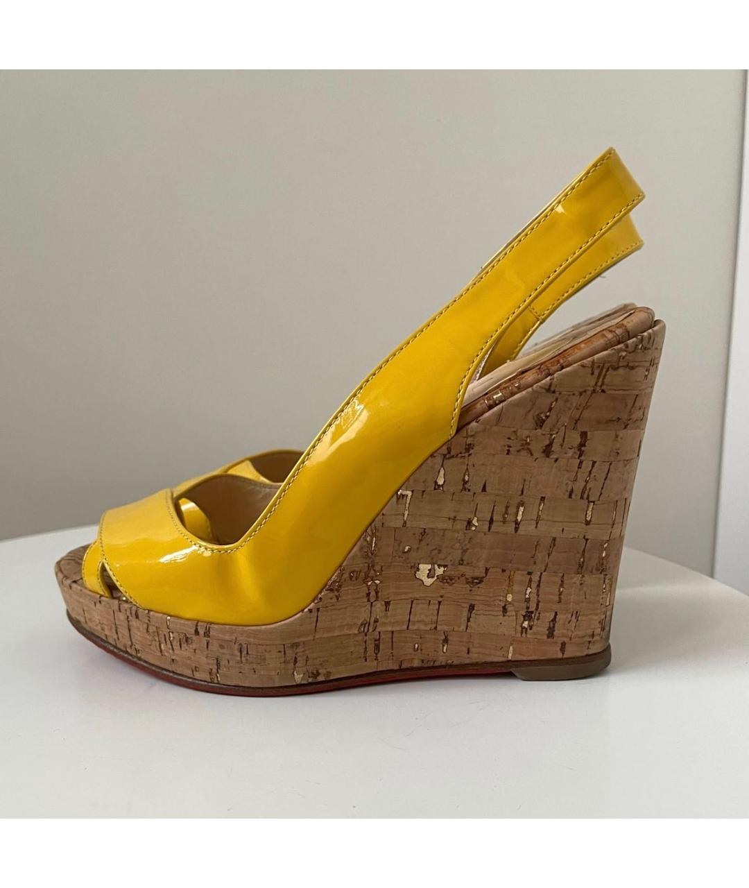 CHRISTIAN LOUBOUTIN Желтые кожаные босоножки, фото 9