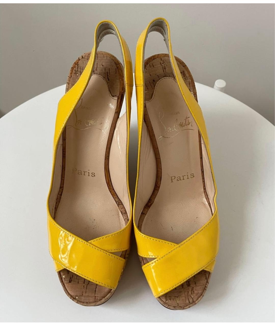 CHRISTIAN LOUBOUTIN Желтые кожаные босоножки, фото 2
