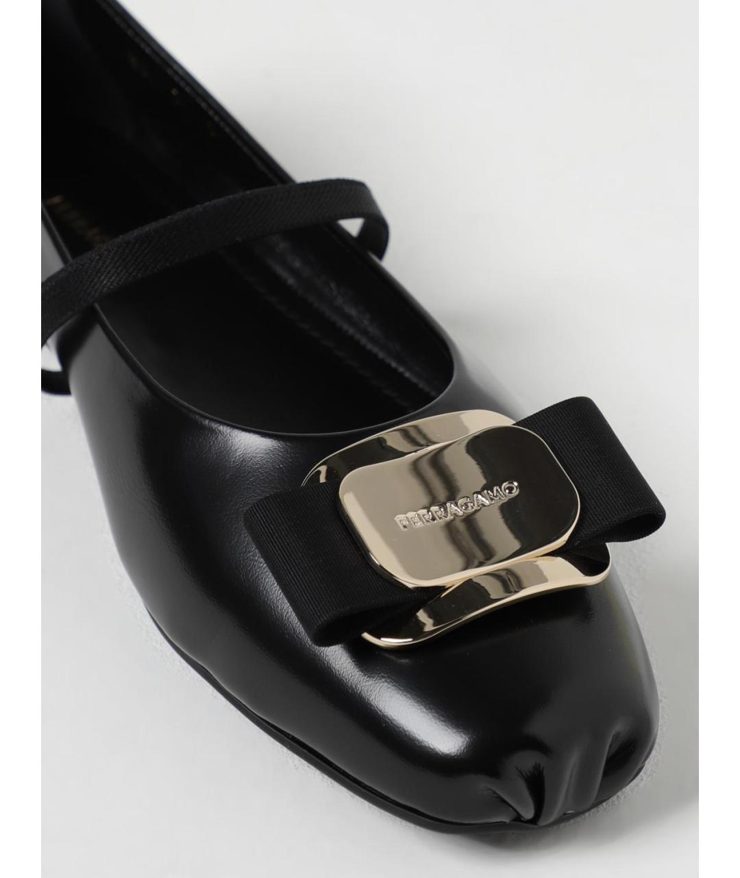 FERRAGAMO Черные кожаные балетки, фото 4