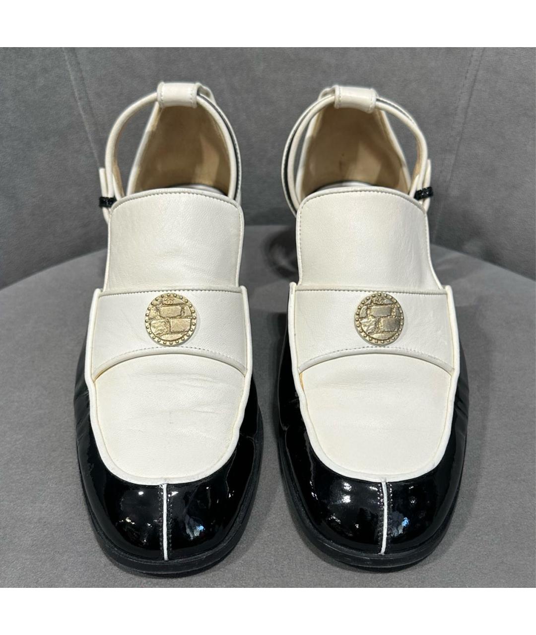 CHANEL Белые кожаные лоферы, фото 2