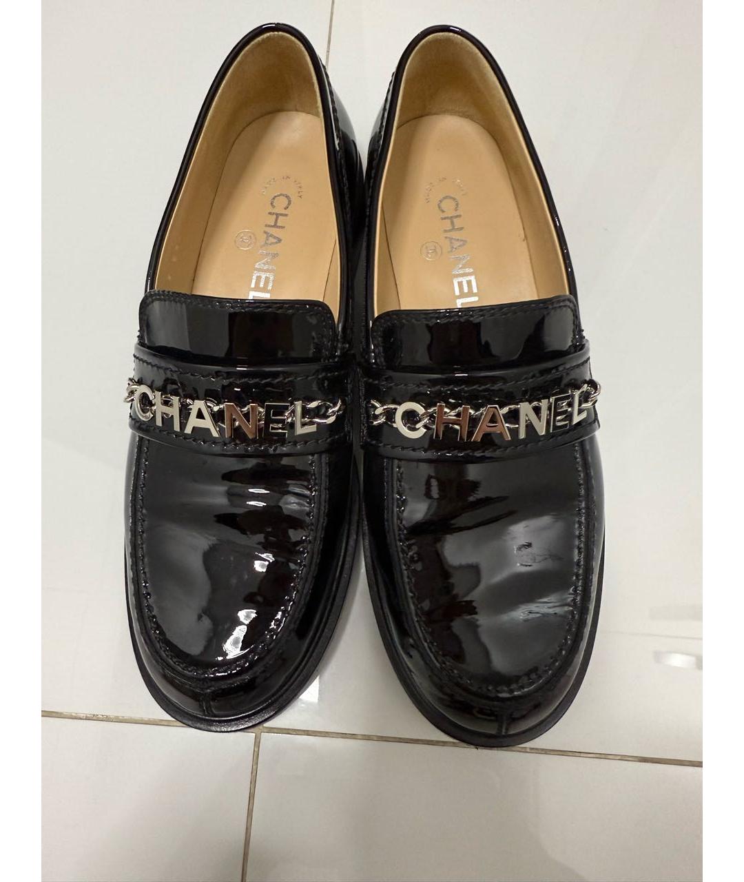 CHANEL Черные лоферы из лакированной кожи, фото 2