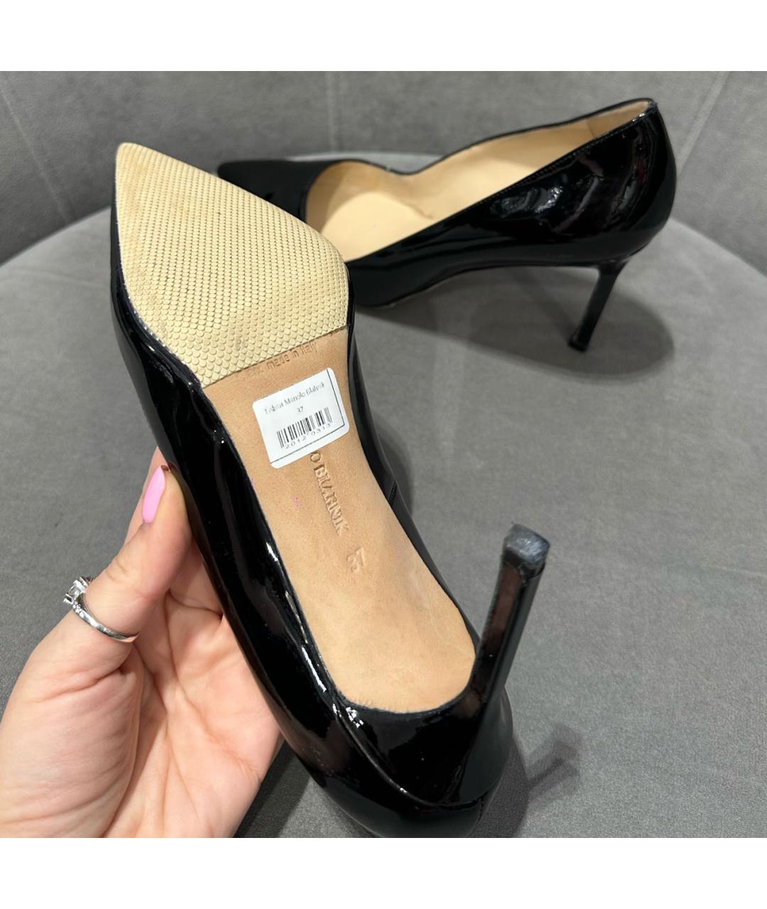 MANOLO BLAHNIK Черные туфли из лакированной кожи, фото 5