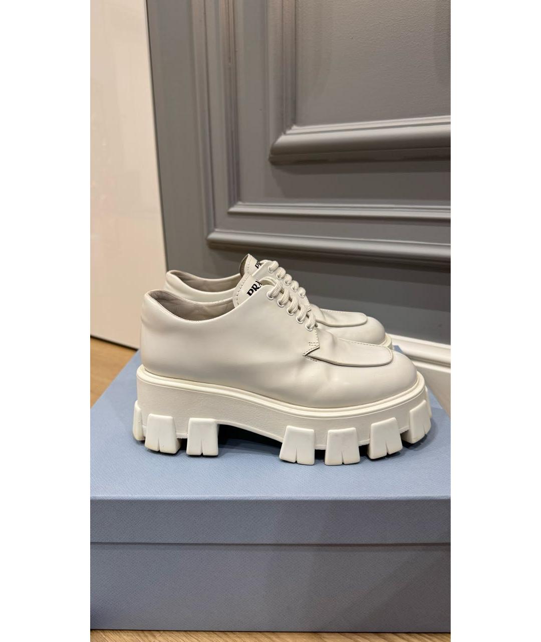 PRADA Белые кожаные брогги и оксфорды, фото 3