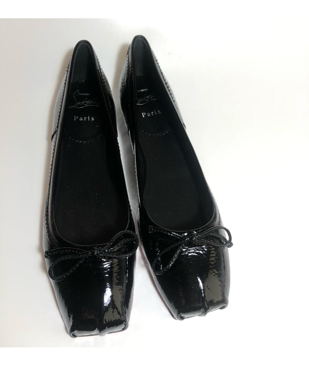 CHRISTIAN LOUBOUTIN Черные балетки из лакированной кожи, фото 5