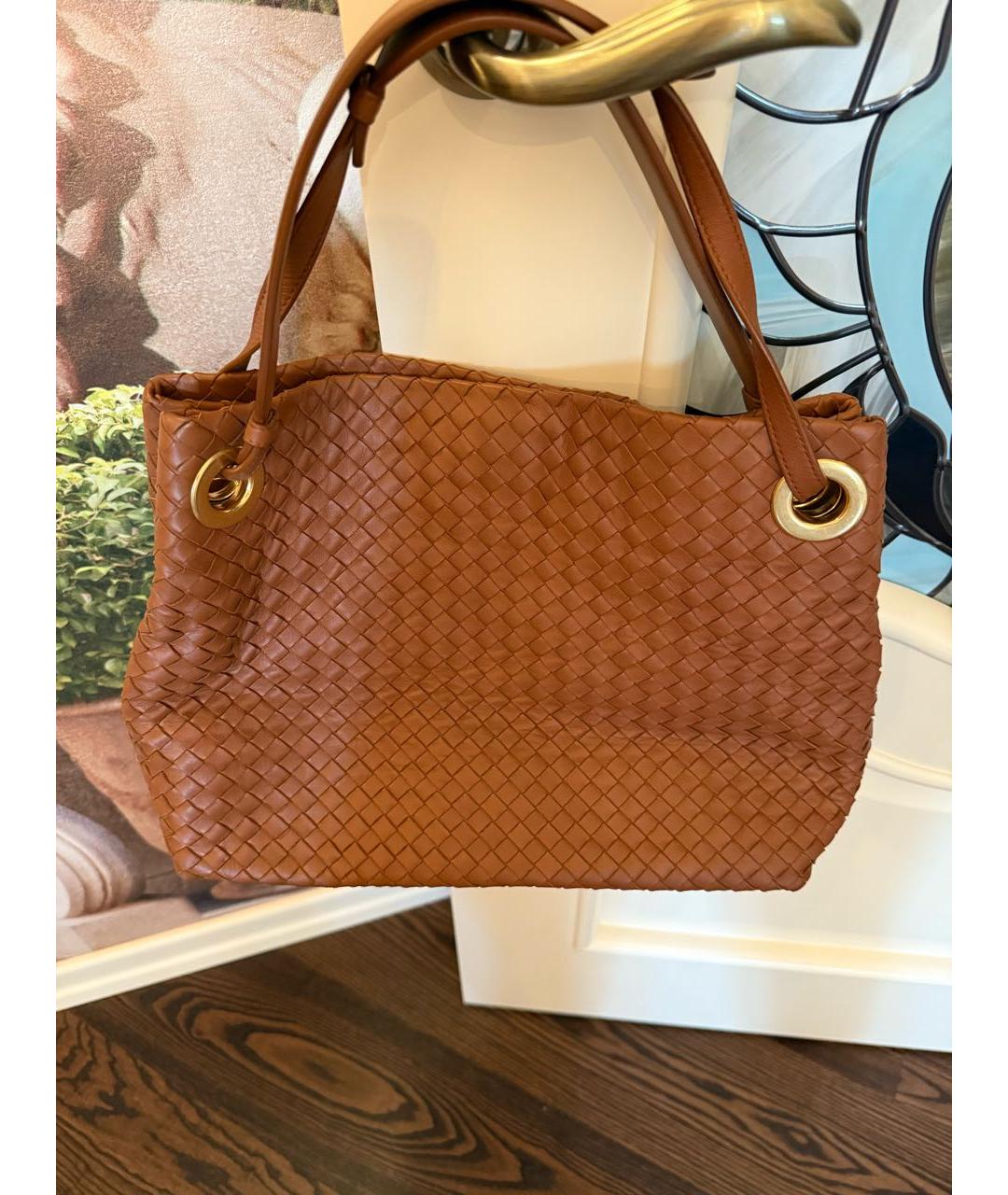 BOTTEGA VENETA Коричневая кожаная сумка с короткими ручками, фото 9