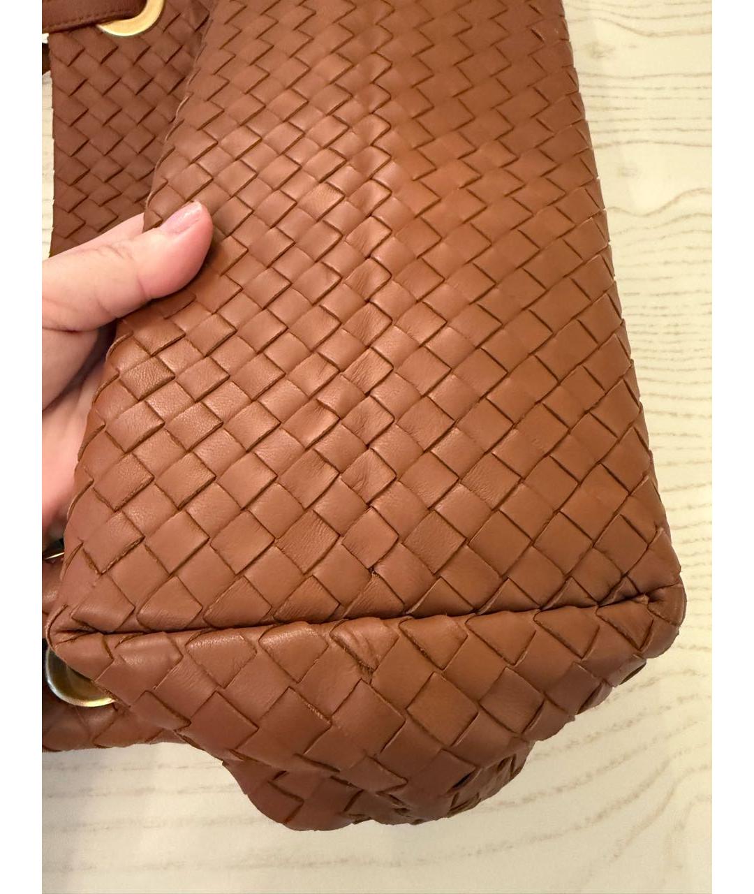 BOTTEGA VENETA Коричневая кожаная сумка с короткими ручками, фото 3