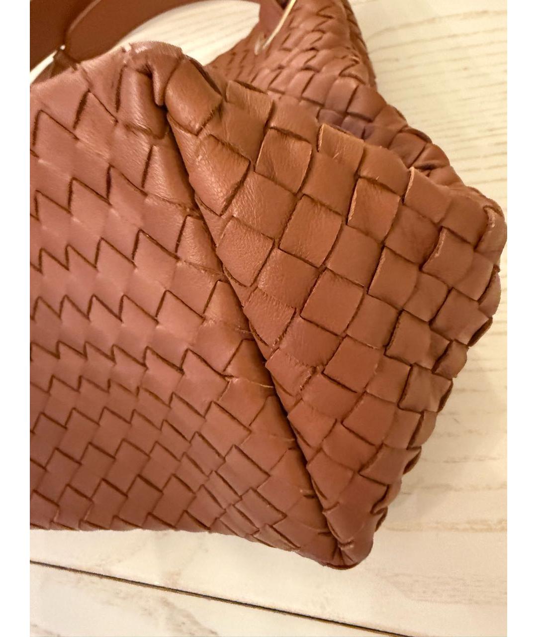 BOTTEGA VENETA Коричневая кожаная сумка с короткими ручками, фото 4