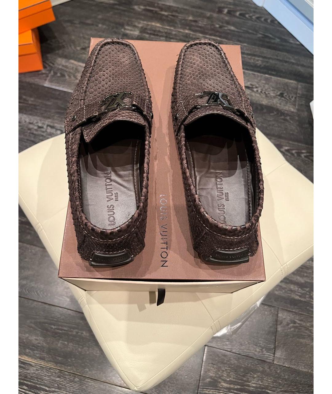 LOUIS VUITTON Коричневые мокасины из экзотической кожи, фото 2