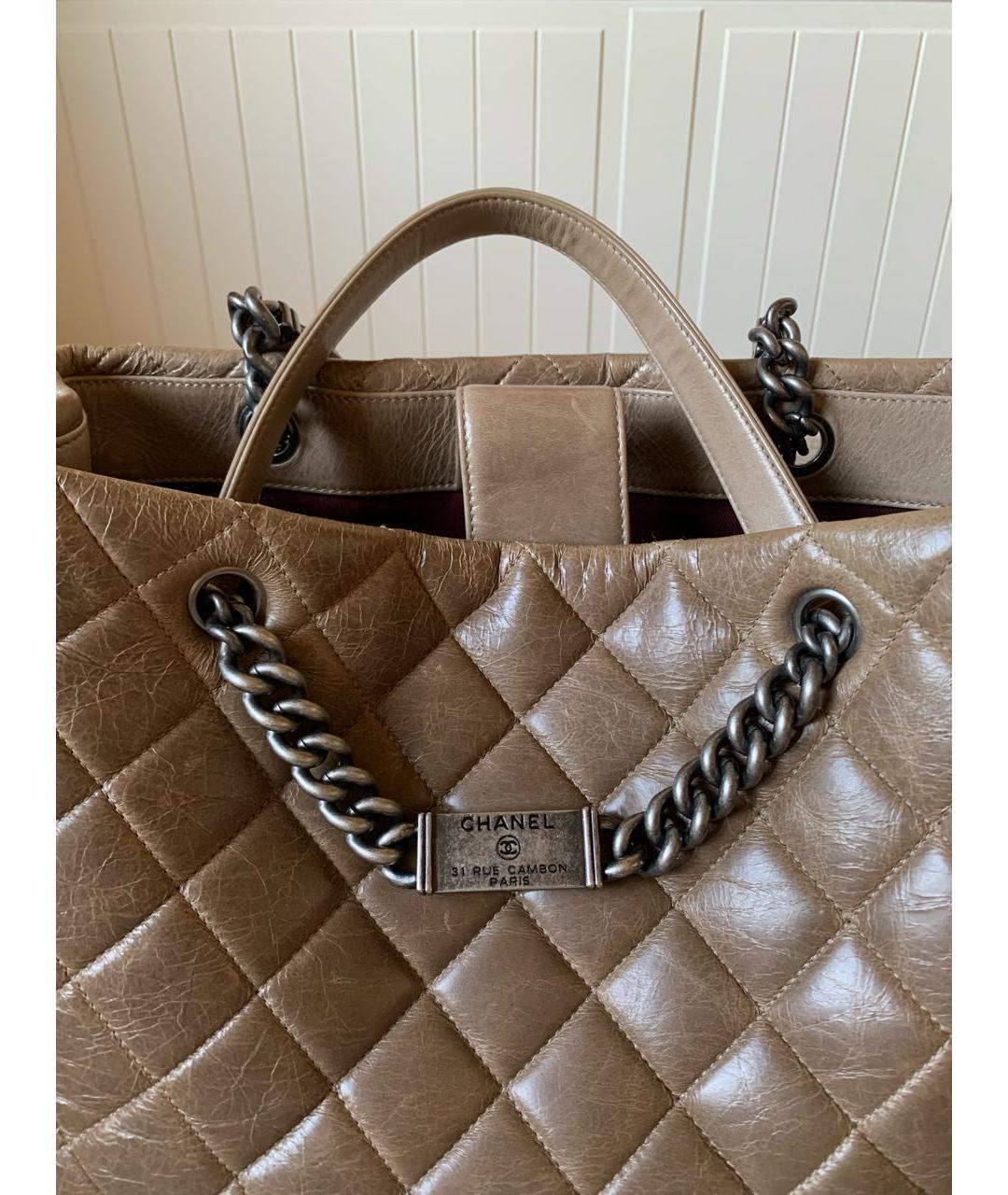CHANEL Коричневая кожаная сумка тоут, фото 3