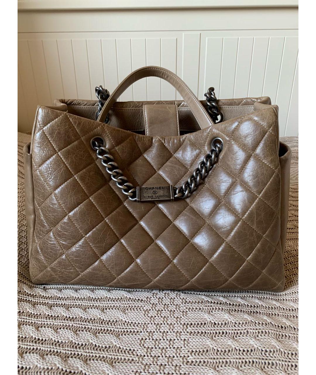 CHANEL Коричневая кожаная сумка тоут, фото 2