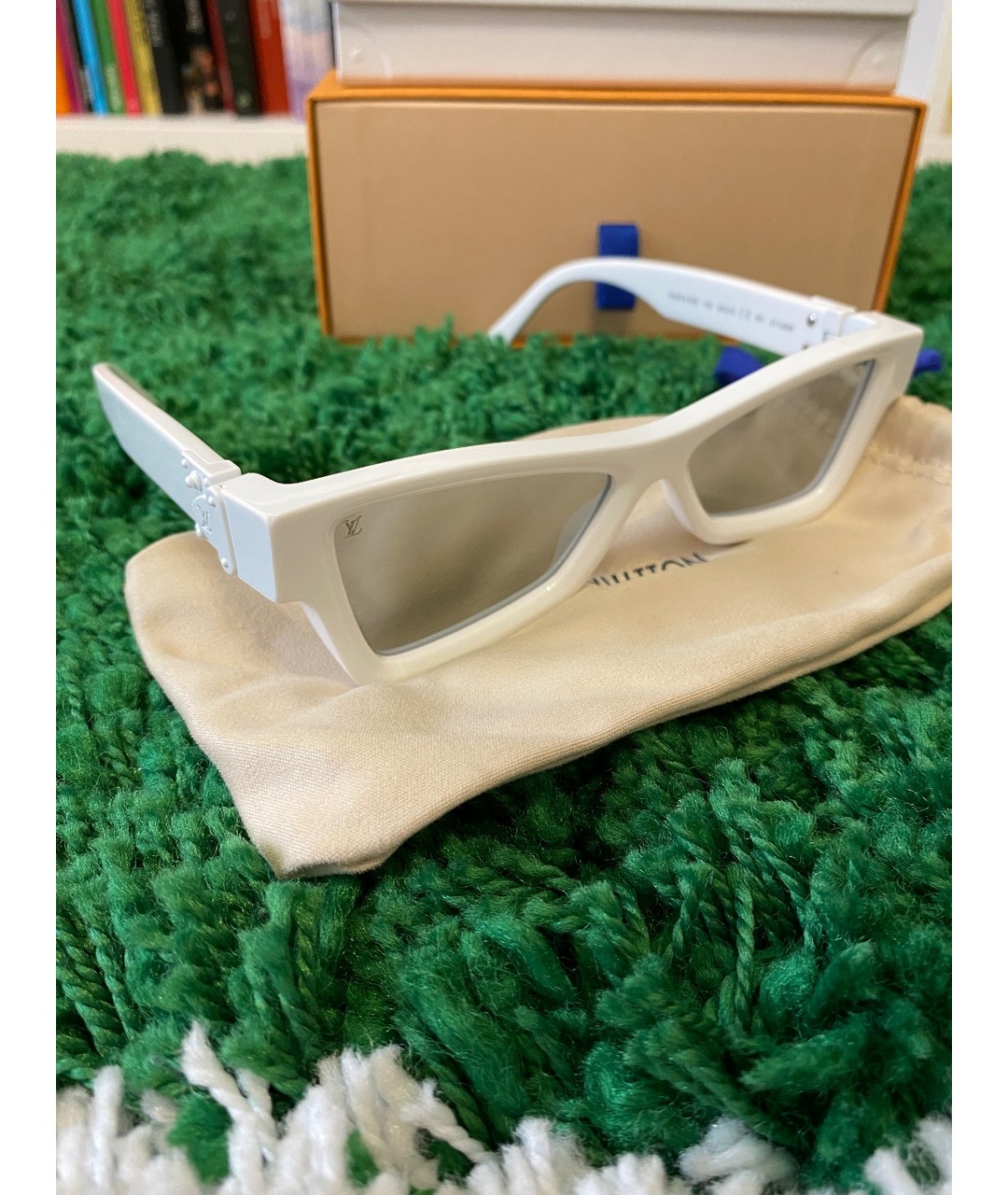 LOUIS VUITTON PRE-OWNED Белые пластиковые солнцезащитные очки, фото 2