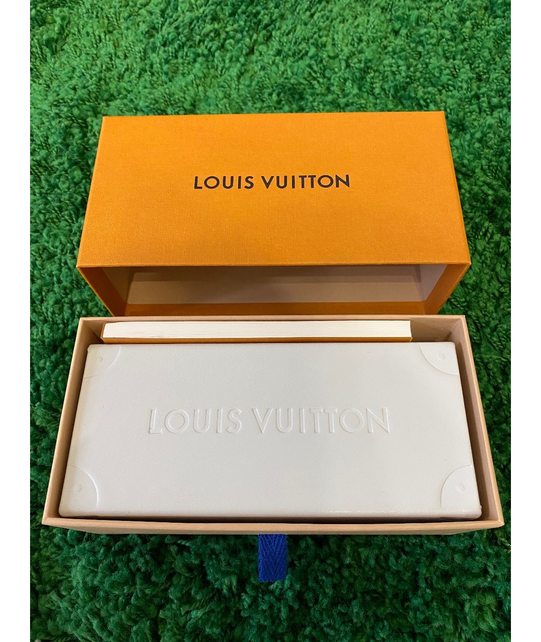 LOUIS VUITTON Белые пластиковые солнцезащитные очки, фото 4