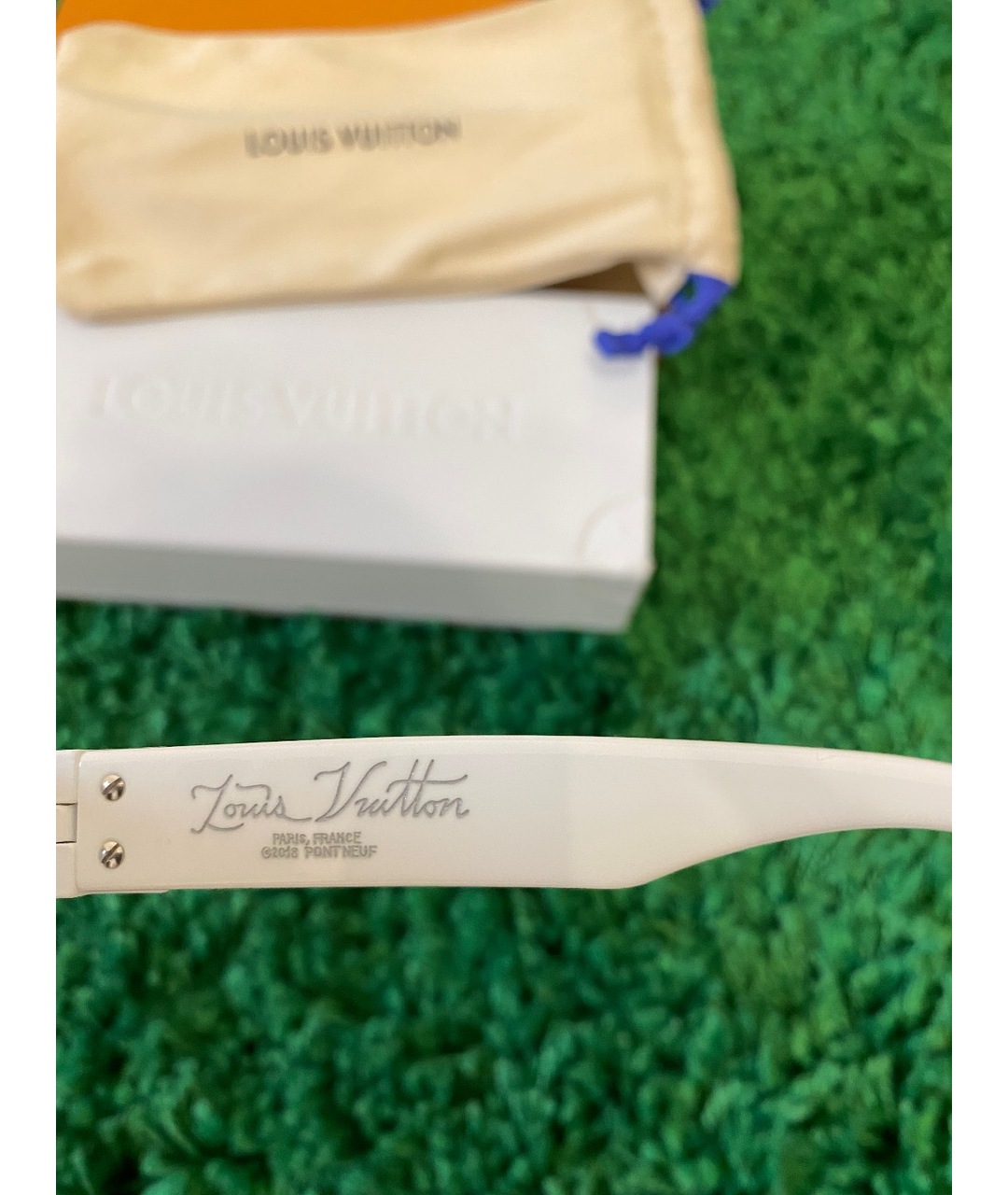 LOUIS VUITTON PRE-OWNED Белые пластиковые солнцезащитные очки, фото 6